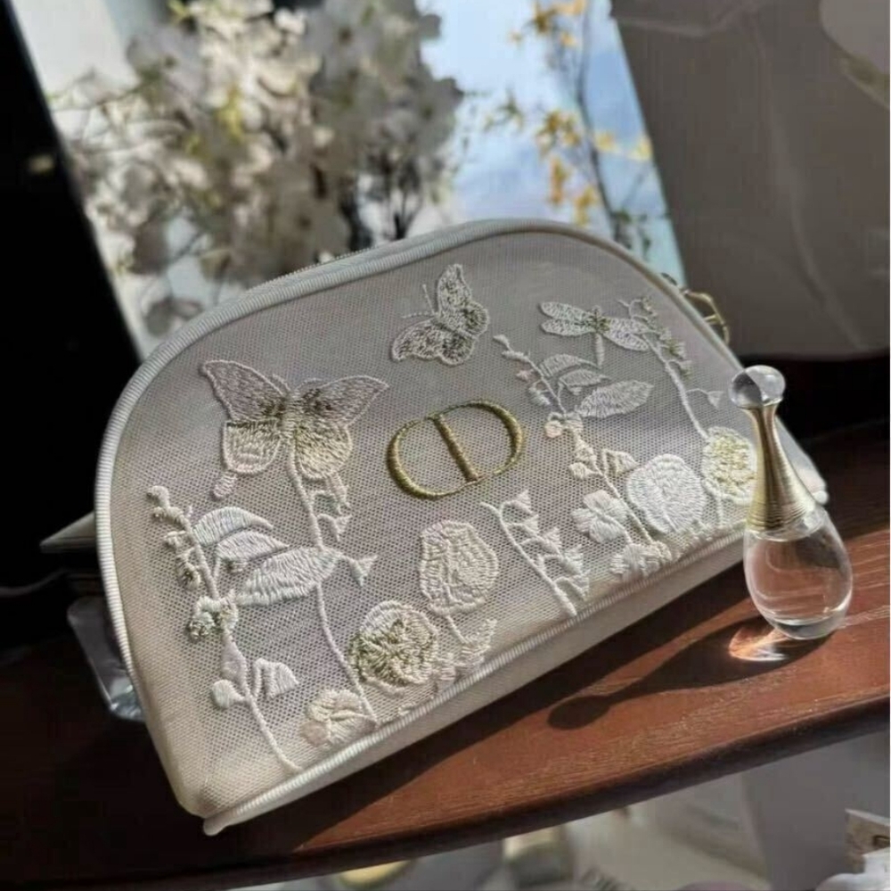 2025 Christian Dior Parfums Floral Pouch Set! - Picture 3 of 15